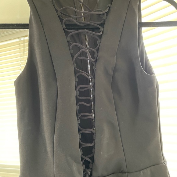 Rise of Dawn cutout front Midi Dress Black Size Small Never worn - Picture 3 of 3